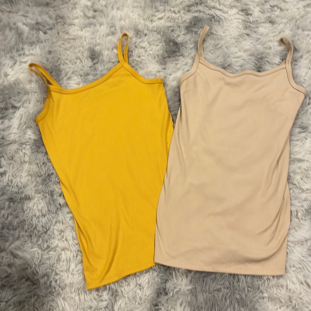 2 Ribbed Tanks